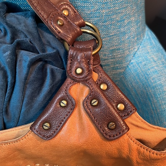 Brown leather two tone The Sak hobo bag with gold hardware - Picture 2 of 7